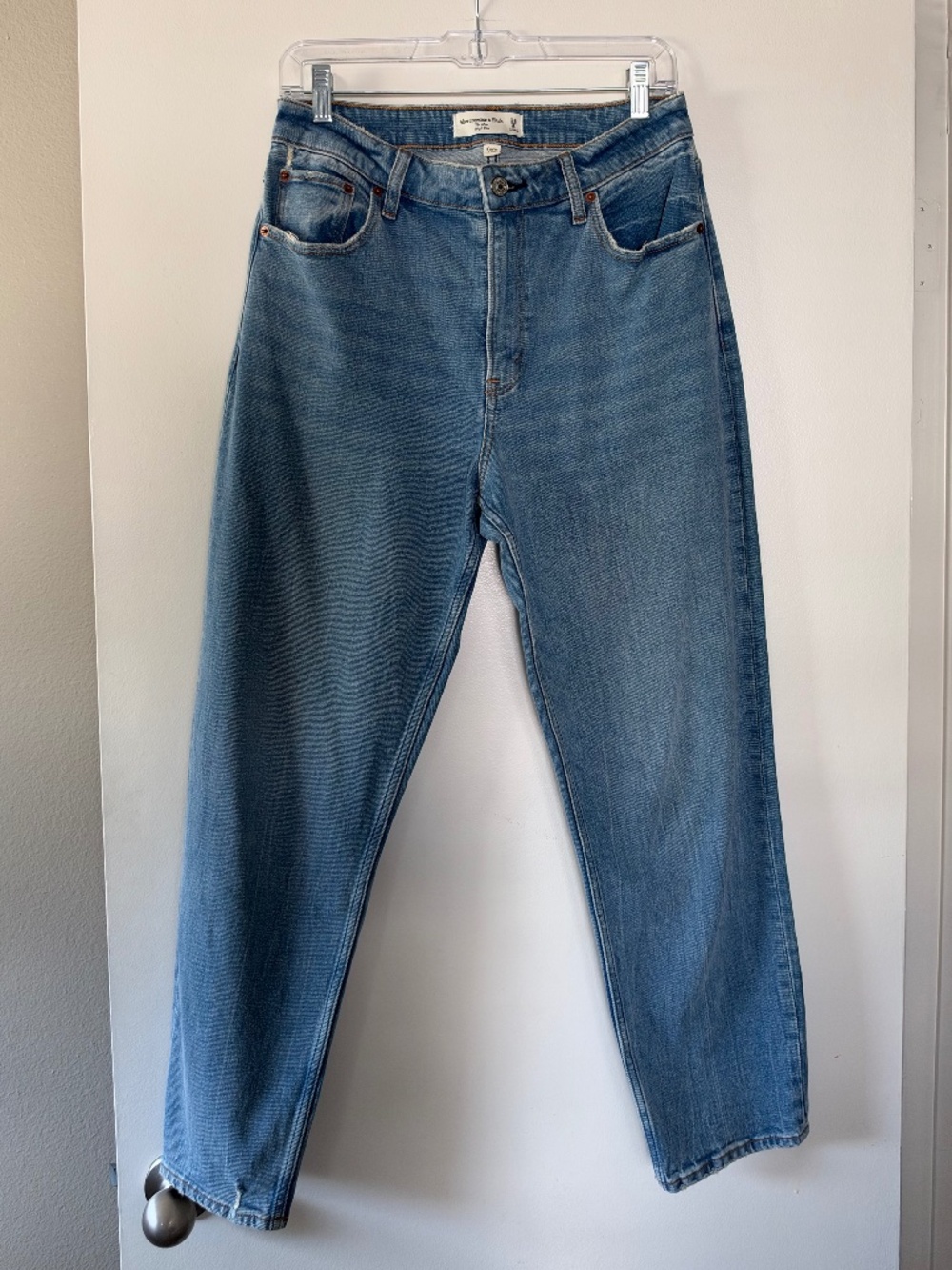 Abercrombie Curve Love The Mom High Rise Jeans